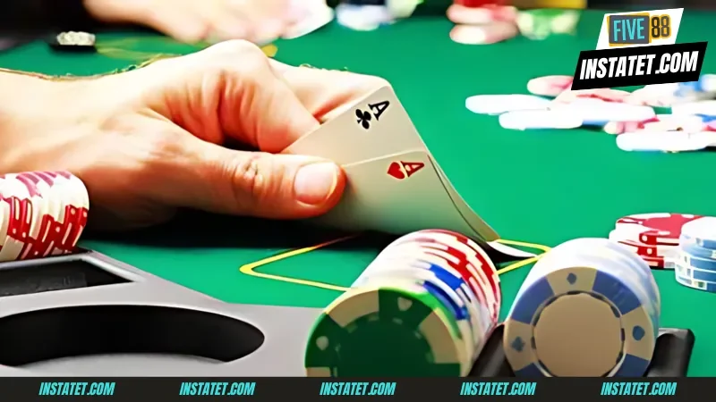 Những thuật ngữ Poker liên quan đến những lá bài